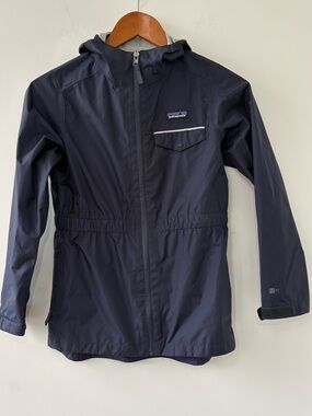 Patagonia Kids Navy Hooded Raincoat with Reflective Trim Size Large